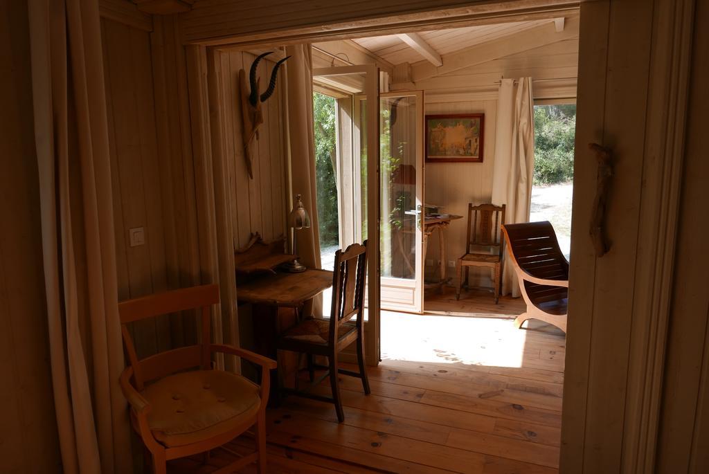 Cabane De La Leque Fontvieille Exterior foto
